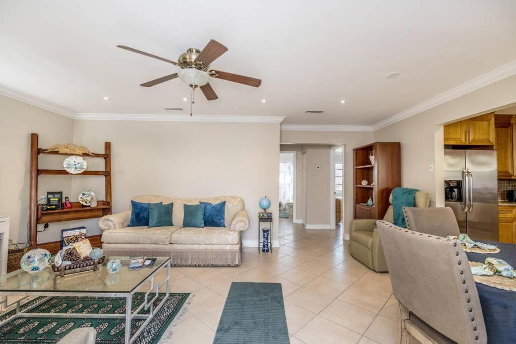 Ocean Vacation Breeze Villa Lantana Buitenkant foto